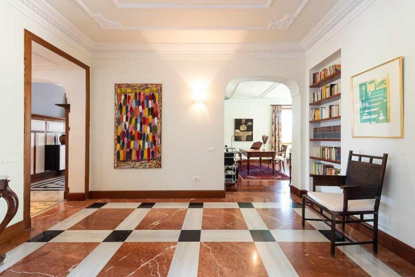 Amplia Villa De Lujo Con Piscina Climatizada Лас-Пальмас-де-Гран-Канария Экстерьер фото